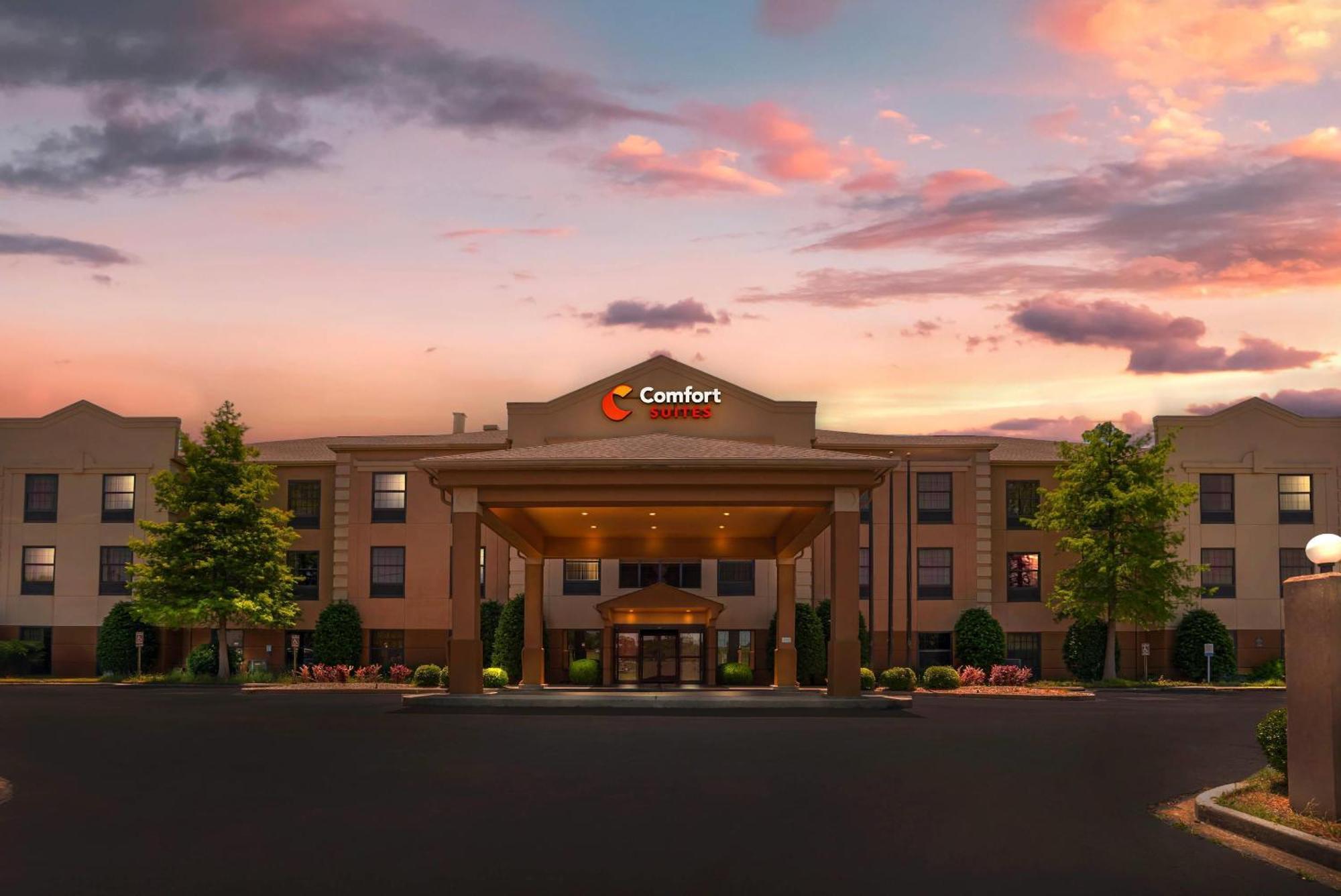 Comfort Suites Monroe Buitenkant foto